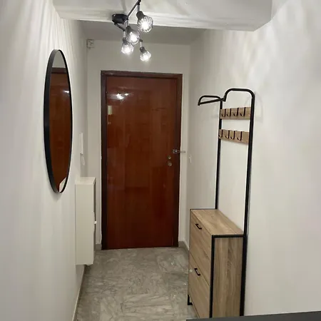 Voltaire Apartment *